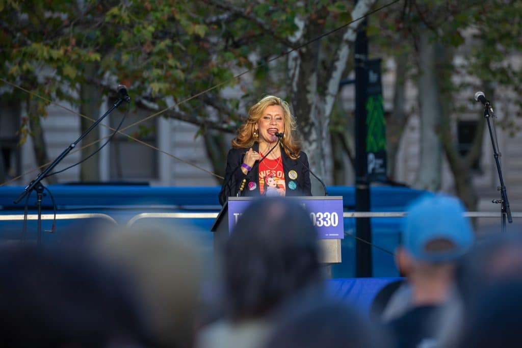 ErinMcClelland Emhoff Stipe Isbell Pittsburgh Scherner Plaza 10 4 2422 - Bucks County Beacon - Photo Essay: Michael Stipe and Jason Isbell Play Free Concert in Pittsburgh to Support the Harris-Walz Campaign