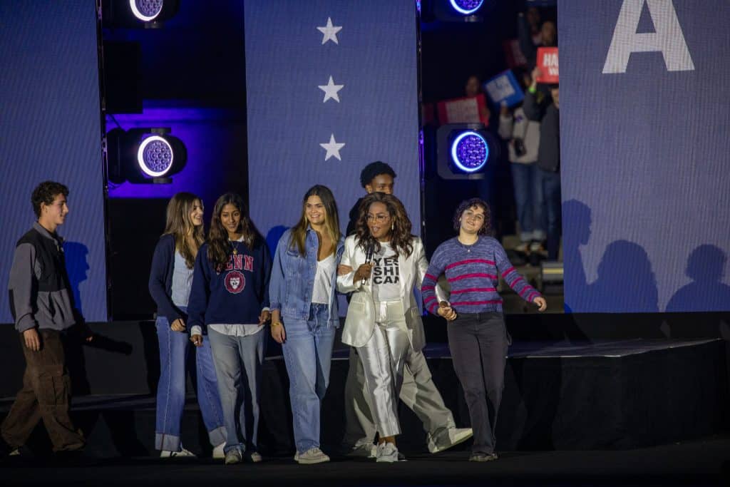 Kamala Rally Philadelphia 11 4 2469 - Bucks County Beacon - Photo Essay: Kamala Harris Makes Final Plea to Voters on the Steps of the Philadelphia Art Museum