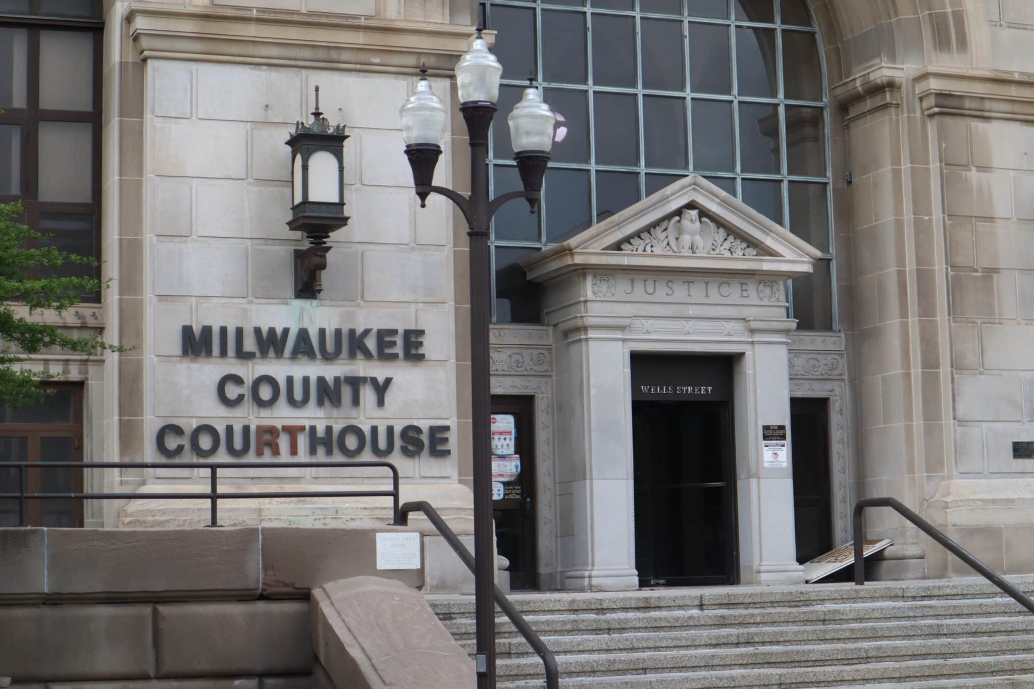 The Milwaukee County Courthouse. Photo by Isiah Holmes/Wisconsin Examiner.