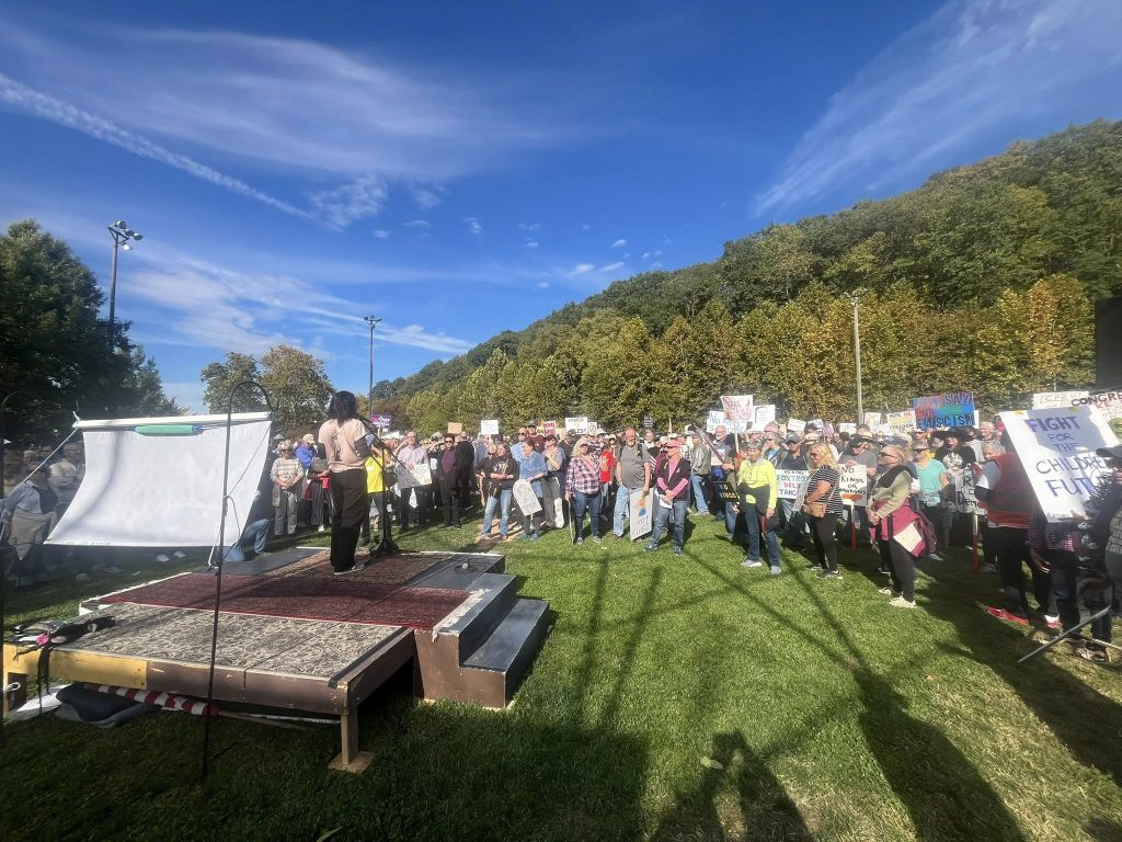 New Hope No Kings 2 - Bucks County Beacon - Photo Essay: Thousands of Democracy Defenders Protest Trump at 'No Kings' Rallies Throughout Bucks County